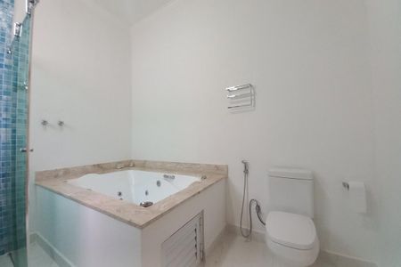 Casa de condomínio à venda com 560m², 5 quartos e 2 vagasBanheiro da Suíte 3