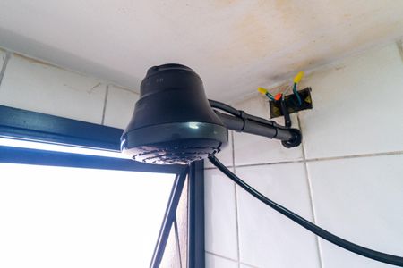 Apartamento à venda com 52m², 2 quartos e 1 vagaBanheiro Detalhe