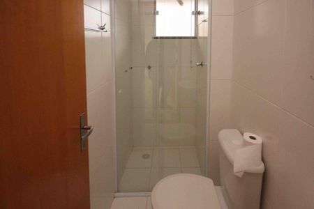 Apartamento à venda com 40m², 2 quartos e sem vaga Apartamento à venda com 40m², 2 quartos e sem vagaBanheiro Social