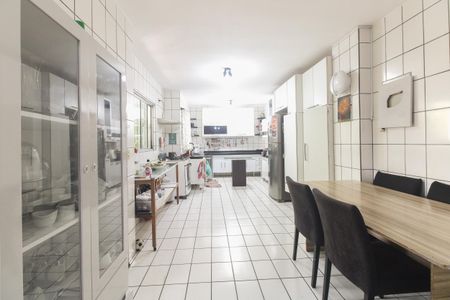 Casa à venda com 814m², 7 quartos e 7 vagasCasa 2 - Cozinha 