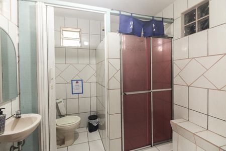 Casa à venda com 814m², 7 quartos e 7 vagasSalão - Banheiro 1