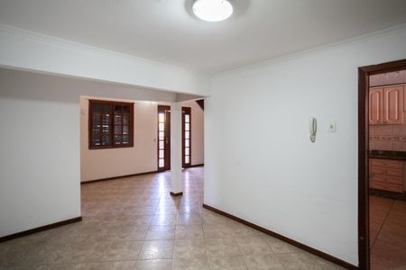 Casa à venda com 351m², 4 quartos e 2 vagas Casa à venda com 351m², 4 quartos e 2 vagasSala de Jantar