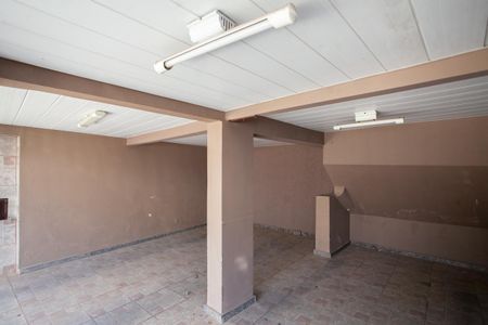 Casa à venda com 351m², 4 quartos e 2 vagas Casa à venda com 351m², 4 quartos e 2 vagasGaragem