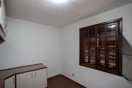 Casa à venda com 351m², 4 quartos e 2 vagas Casa à venda com 351m², 4 quartos e 2 vagasQuarto 1