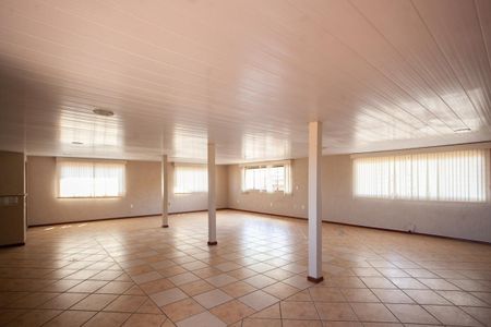 Casa à venda com 351m², 4 quartos e 2 vagas Casa à venda com 351m², 4 quartos e 2 vagasTerraço