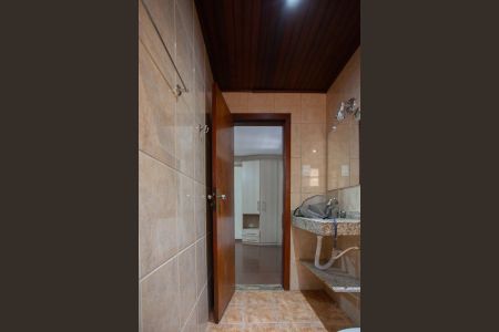 Casa à venda com 351m², 4 quartos e 2 vagas Casa à venda com 351m², 4 quartos e 2 vagasBanheiro da Suíte