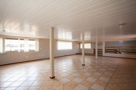 Casa à venda com 351m², 4 quartos e 2 vagas Casa à venda com 351m², 4 quartos e 2 vagasTerraço