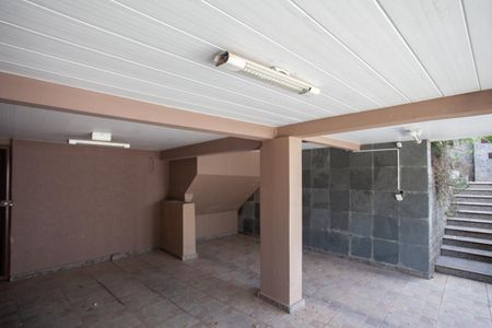 Casa à venda com 351m², 4 quartos e 2 vagas Casa à venda com 351m², 4 quartos e 2 vagasGaragem