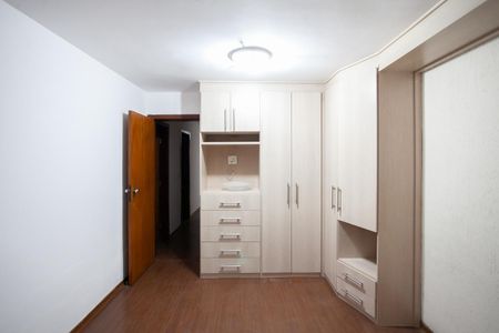 Casa à venda com 351m², 4 quartos e 2 vagas Casa à venda com 351m², 4 quartos e 2 vagasSuíte