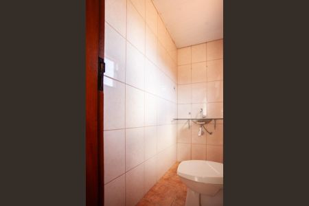 Casa à venda com 351m², 4 quartos e 2 vagas Casa à venda com 351m², 4 quartos e 2 vagasLavabo