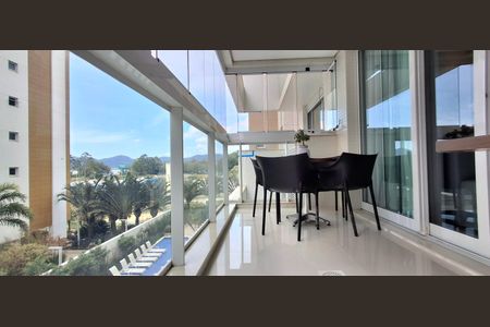 Apartamento para alugar com 93m², 2 quartos e 1 vagaVaranda