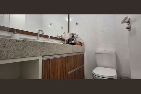 Banheiro da Suíte 1 de apartamento para alugar com 2 quartos, 93m² em Agronômica, Florianópolis