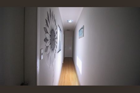 Casa à venda com 110m², 3 quartos e 2 vagas Casa à venda com 110m², 3 quartos e 2 vagasCorredor