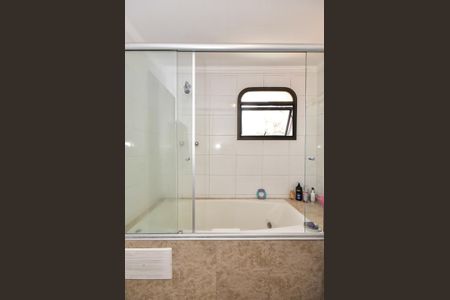 Apartamento à venda com 251m², 3 quartos e 4 vagasBanheiro Suíte 2