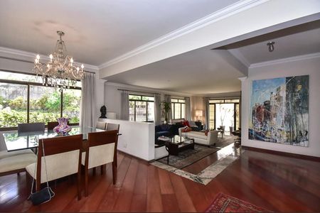 Apartamento à venda com 251m², 3 quartos e 4 vagasSala