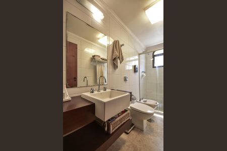 Apartamento à venda com 251m², 3 quartos e 4 vagasBanheiro Suíte 1