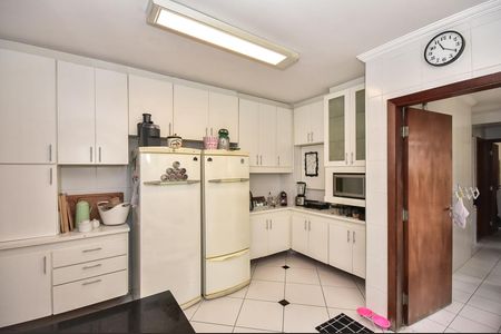 Apartamento à venda com 251m², 3 quartos e 4 vagasCozinha