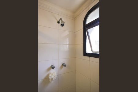 Apartamento à venda com 251m², 3 quartos e 4 vagasChuveiro da Suíte 1