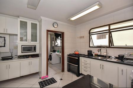 Apartamento à venda com 251m², 3 quartos e 4 vagasCozinha