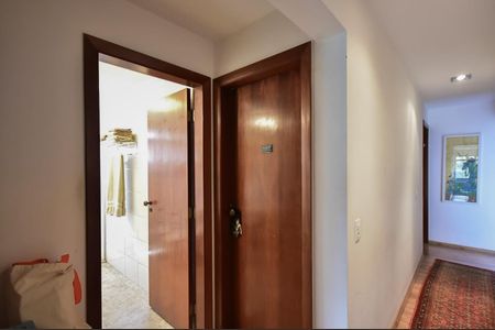 Apartamento à venda com 251m², 3 quartos e 4 vagasCorredor