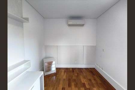 Apartamento à venda com 160m², 3 quartos e 2 vagasSuíte 2