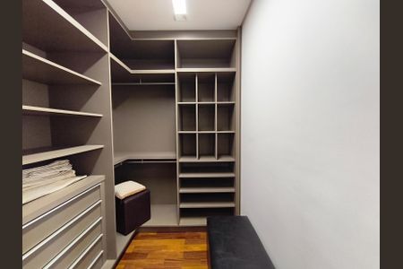 Apartamento à venda com 160m², 3 quartos e 2 vagasCloset da Suíte 3