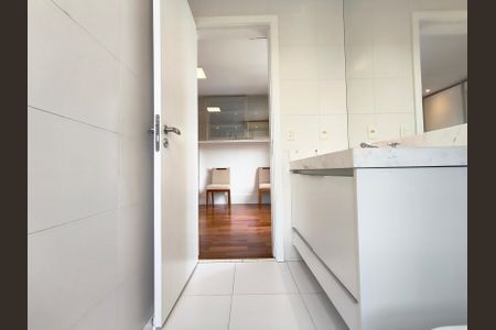 Apartamento à venda com 160m², 3 quartos e 2 vagasBanheiro da Suíte 1