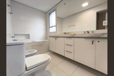 Apartamento à venda com 160m², 3 quartos e 2 vagasBanheiro da Suíte 3