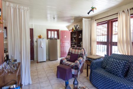Sala de casa de condomínio à venda com 3 quartos, 90m² em Casa Branca, Brumadinho