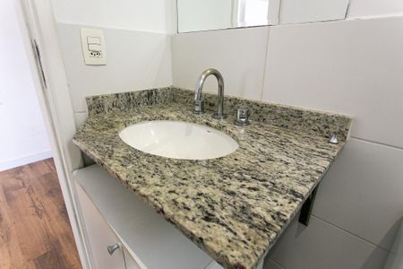 Apartamento à venda com 61m², 2 quartos e 1 vaga Apartamento à venda com 61m², 2 quartos e 1 vagaBanheiro da Suíte