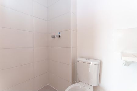 Apartamento para alugar com 38m², 2 quartos e sem vaga Apartamento para alugar com 38m², 2 quartos e sem vagaBanheiro Social