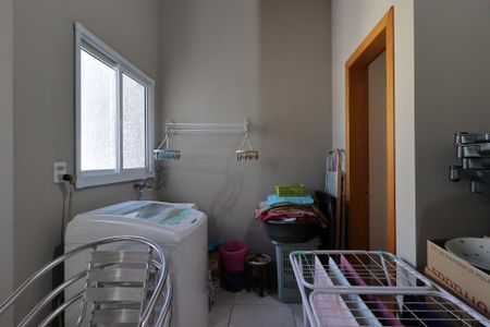 Apartamento à venda com 100m², 2 quartos e 1 vagaÁrea de Serviço