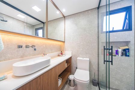 Apartamento à venda com 125m², 3 quartos e 3 vagasBanheiro da Suíte 2