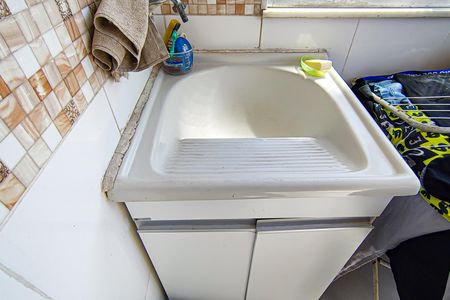 Casa à venda com 70m², 2 quartos e sem vaga Casa à venda com 70m², 2 quartos e sem vagaLavanderia