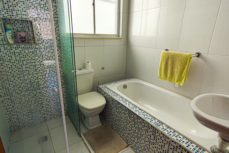 Casa à venda com 70m², 2 quartos e sem vaga Casa à venda com 70m², 2 quartos e sem vagaBanheiro Social