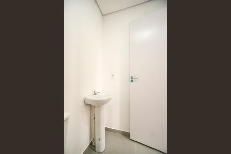 Apartamento para alugar com 55m², 2 quartos e 1 vaga Apartamento para alugar com 55m², 2 quartos e 1 vagaBanheiro social