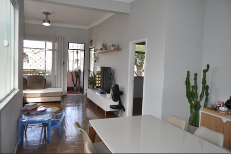 Sala de casa à venda com 3 quartos, 110m² em Inhaúma, Rio de Janeiro