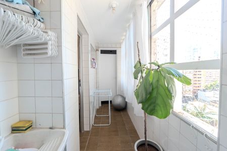 Apartamento à venda com 108m², 3 quartos e 1 vagaÁrea de Serviço