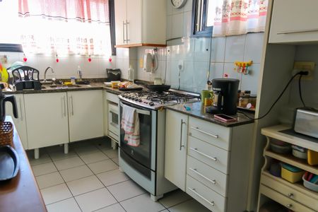 Apartamento para alugar com 142m², 5 quartos e 3 vagas Apartamento para alugar com 142m², 5 quartos e 3 vagasCozinha