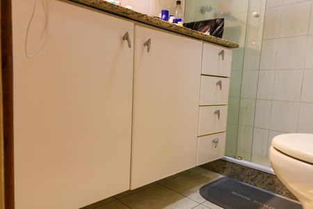 Apartamento para alugar com 142m², 5 quartos e 3 vagas Apartamento para alugar com 142m², 5 quartos e 3 vagasBanheiro da Suíte 2