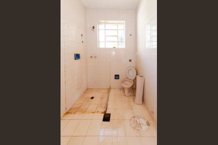 Casa à venda com 170m², 2 quartos e 2 vagasBanheiro