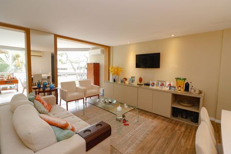 Apartamento para alugar com 172m², 3 quartos e 2 vagasSala