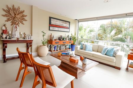 Apartamento para alugar com 172m², 3 quartos e 2 vagasSala