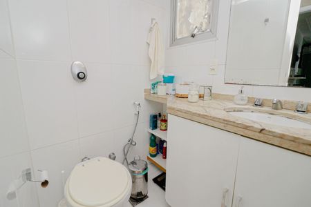 Apartamento para alugar com 172m², 3 quartos e 2 vagasBanheiro Social