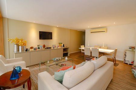 Apartamento para alugar com 172m², 3 quartos e 2 vagasSala