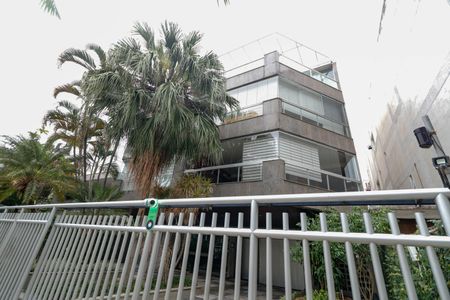 Apartamento para alugar com 172m², 3 quartos e 2 vagasFachada