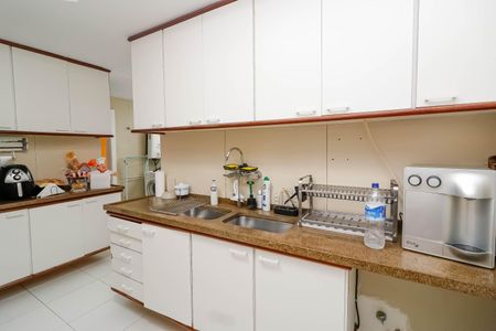 Apartamento para alugar com 172m², 3 quartos e 2 vagasCozinha