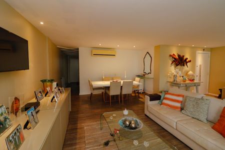 Apartamento para alugar com 172m², 3 quartos e 2 vagasSala