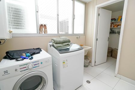 Apartamento para alugar com 172m², 3 quartos e 2 vagasÁrea de Serviço