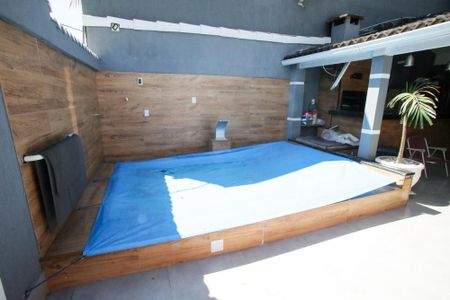 Casa à venda com 140m², 3 quartos e 1 vagaPiscina